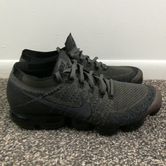 Nike Air VaporMax Flyknit 2 Dark Gray Black 942843-002 Womens 12 / Mens 10.5 - Picture 1 of 7